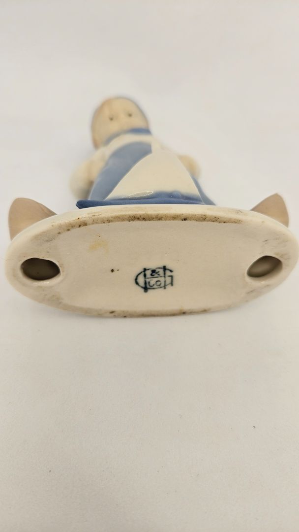 Vintage stytta - Lítill strákur með skútu, G H & Co