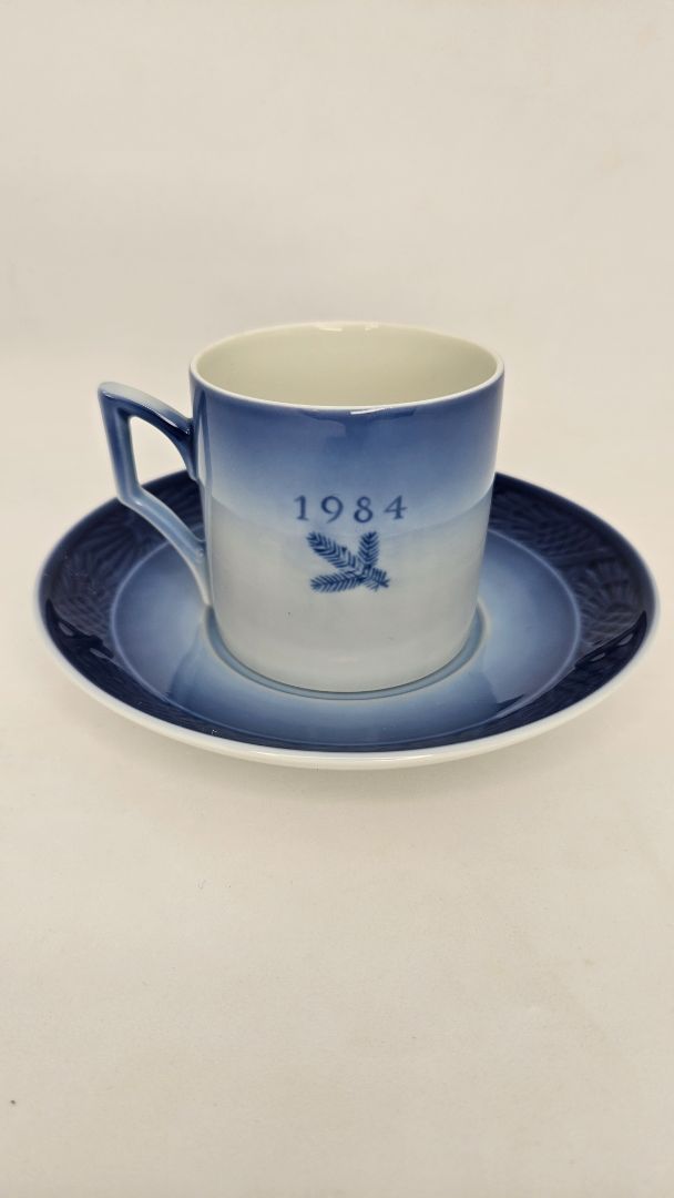 Cup & saucer 1984 (collector's item), Royal Copenhagen