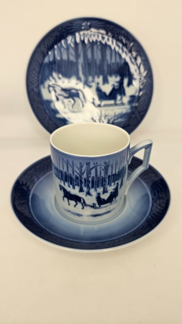 Cup & saucer 1984 (collector's item), Royal Copenhagen