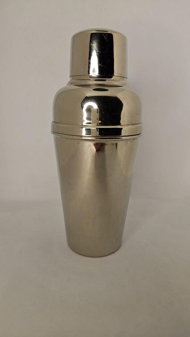 Steel cocktail shaker