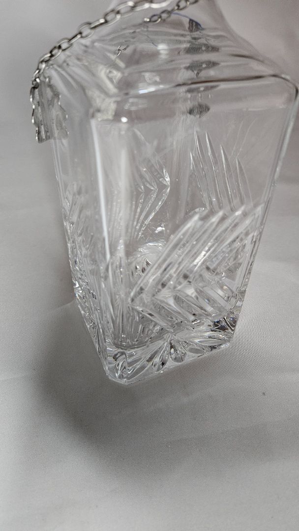 Krystal karafla með loki