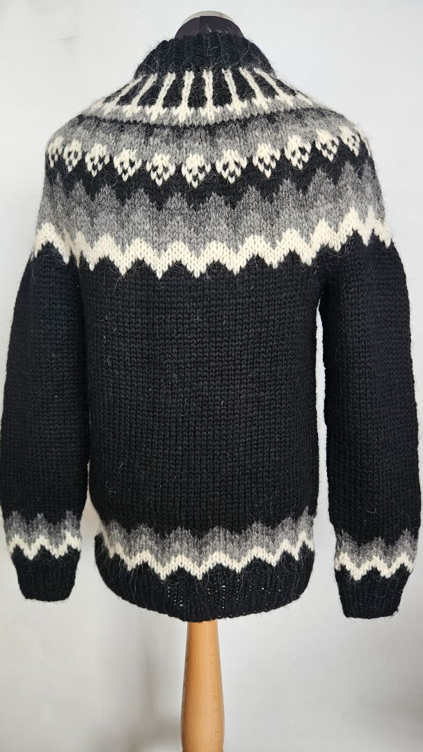 Icelandic wool sweater, S
