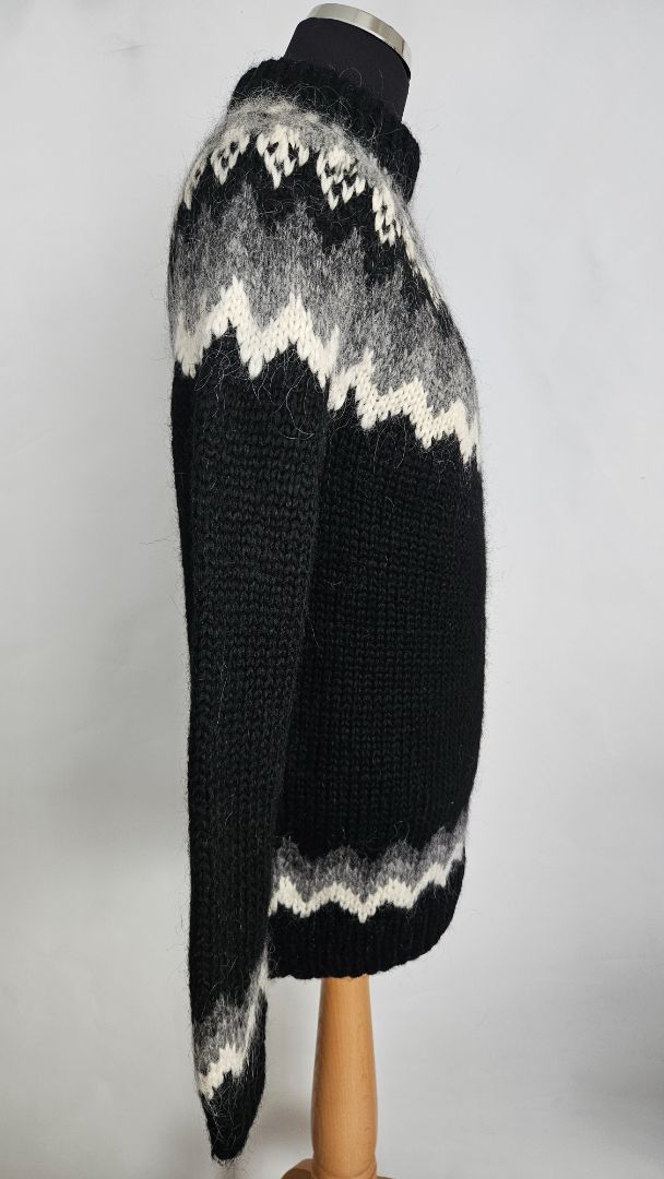 Icelandic wool sweater, S