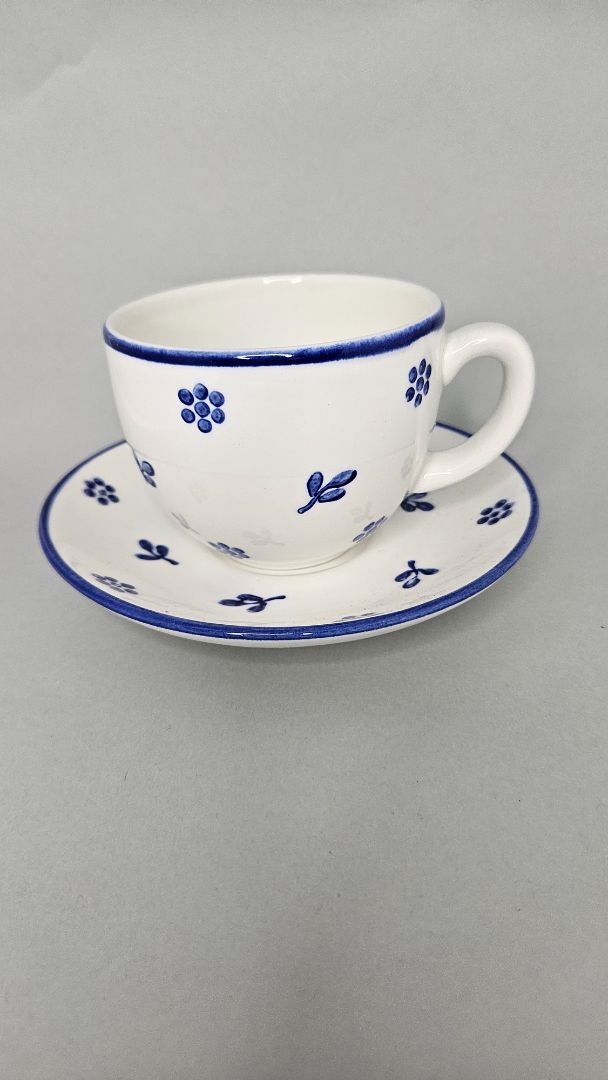 Cup and saucer (vintage 1970-79), Znojmo Select