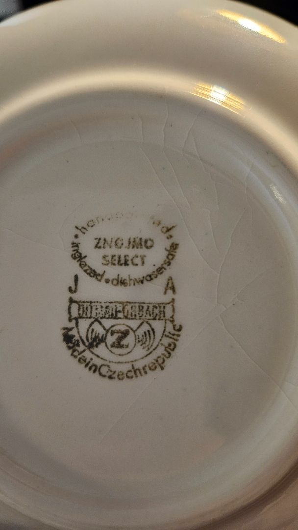 Cup and saucer (vintage 1970-79), Znojmo Select