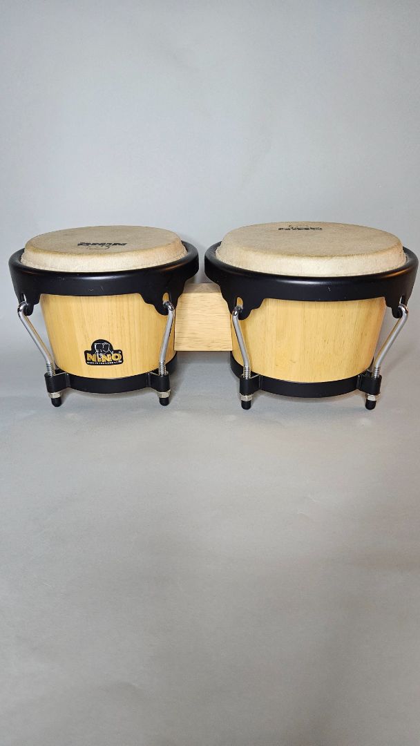 Bongo drums wood, Nino
