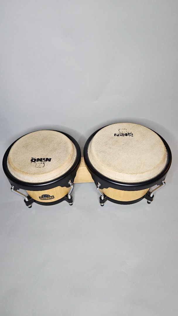 Bongo drums wood, Nino