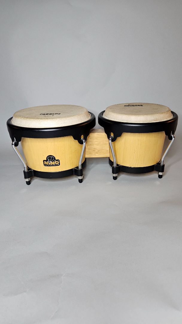 Bongo drums wood, Nino