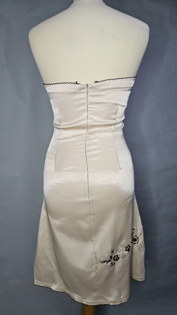 Sleeveless dress, US 8