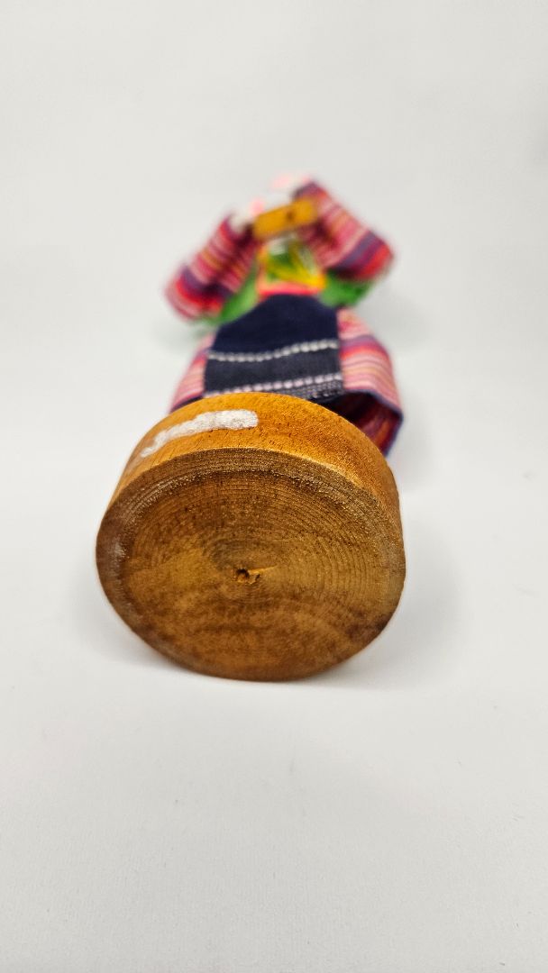 Thai doll with musical instrument 21 cm