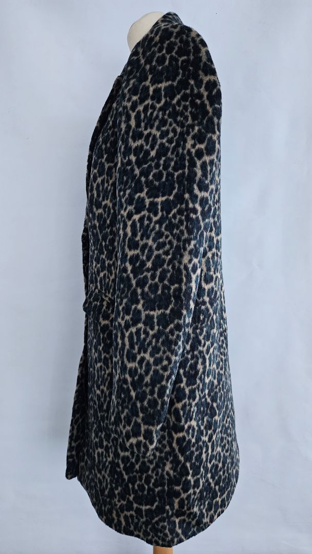 Kápa, EUR 36, Vila