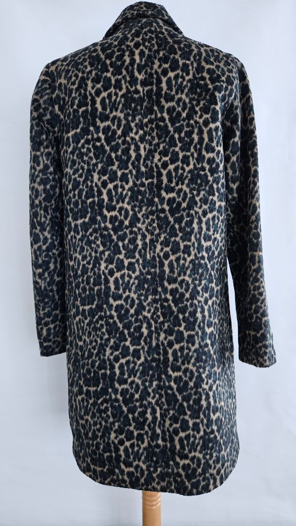 Kápa, EUR 36, Vila