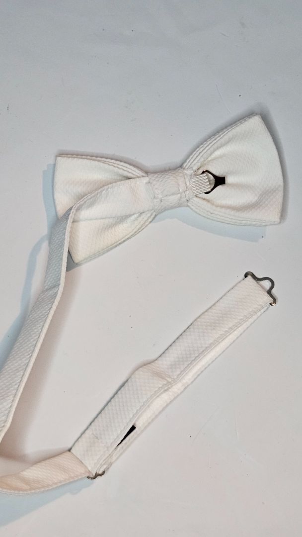 Bow tie