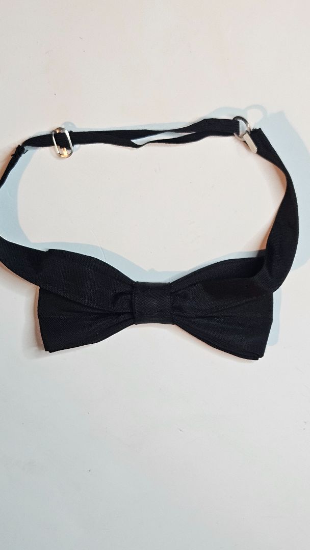 Bow tie
