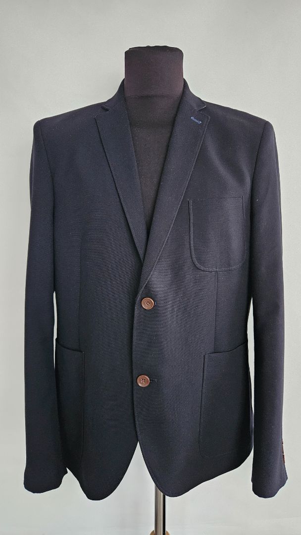 Blazer, 44, Next