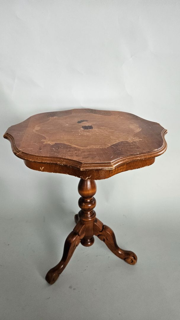 Vintage insert table