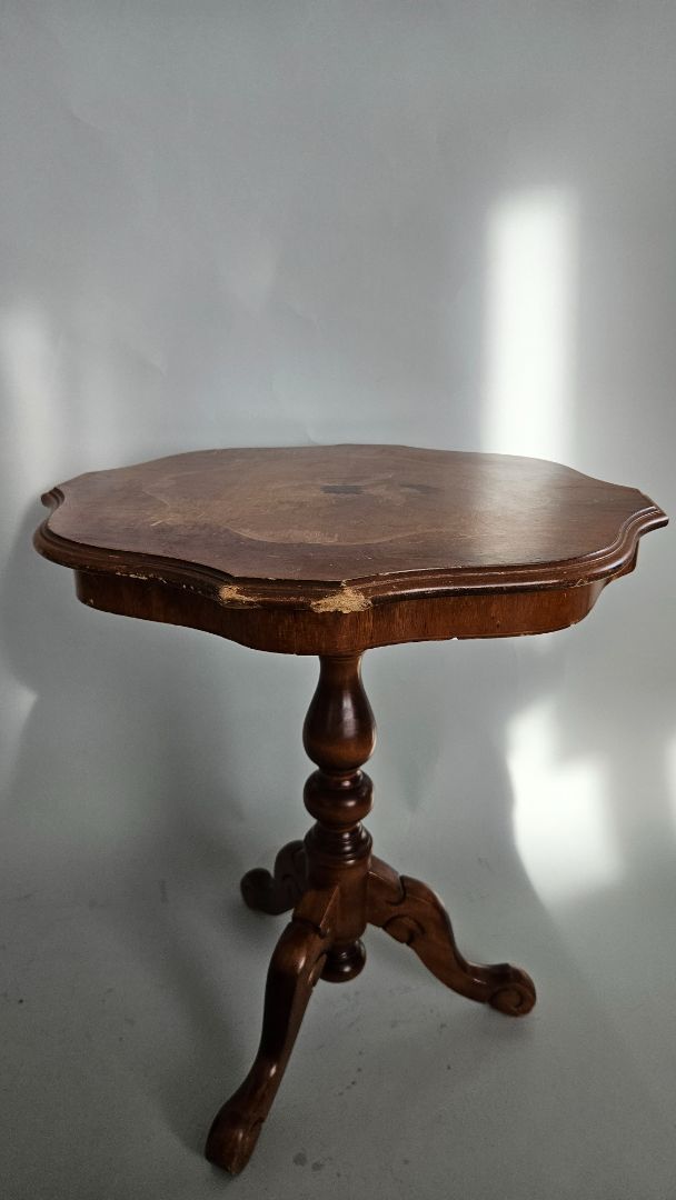 Vintage insert table