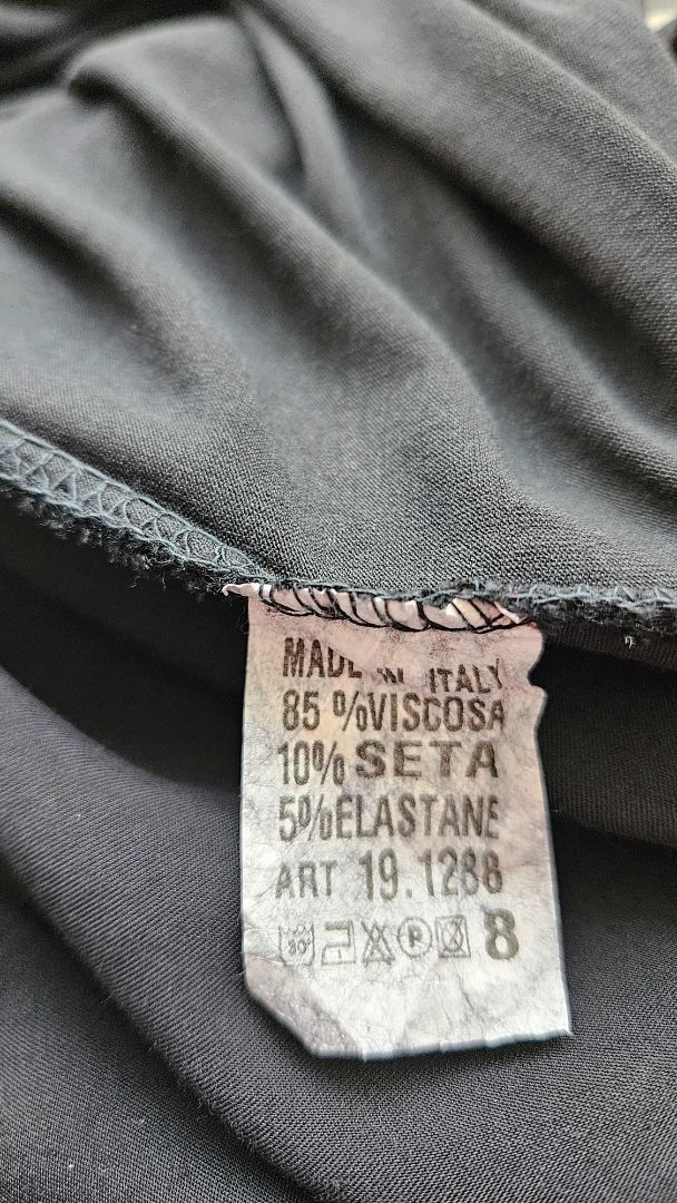 Toppur með lafandi hálsmáli, EUR 40