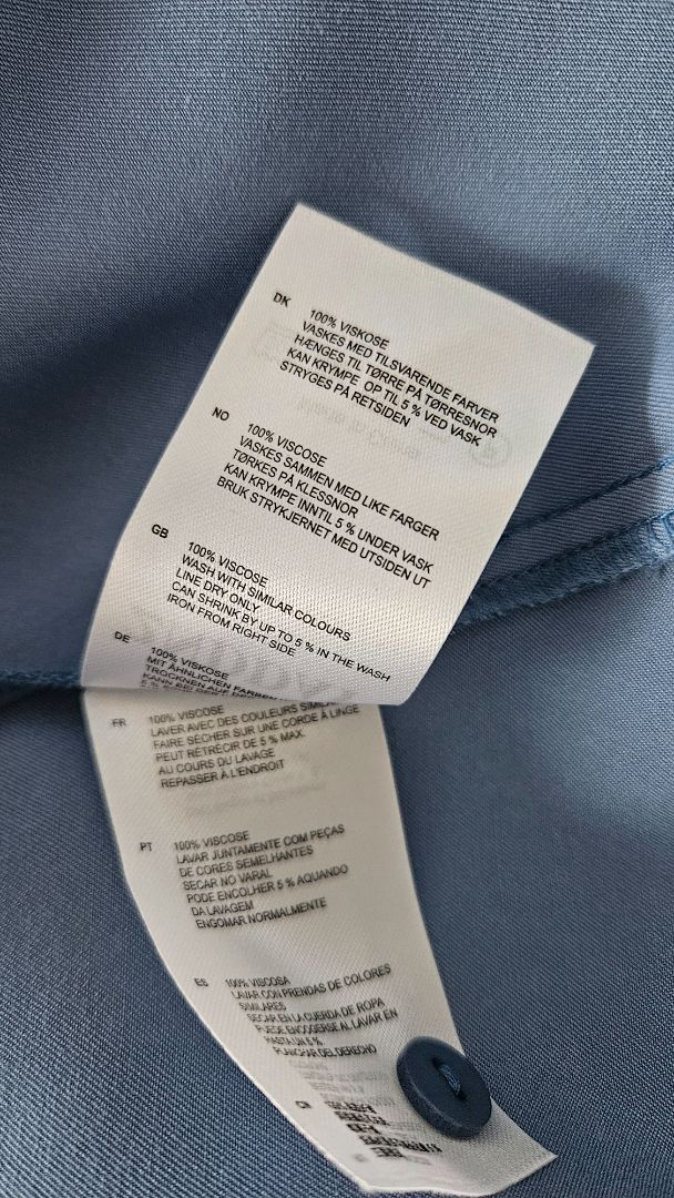 Satín kjóll (ónotaður), EUR 36, 2ndday