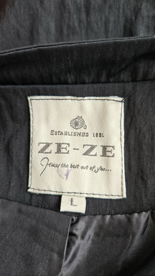 Short jacket with spikes, L, Ze-Ze