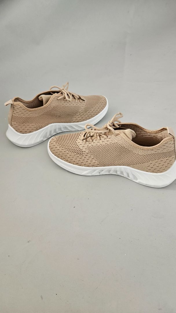 Sneakers (unused), EUR 41