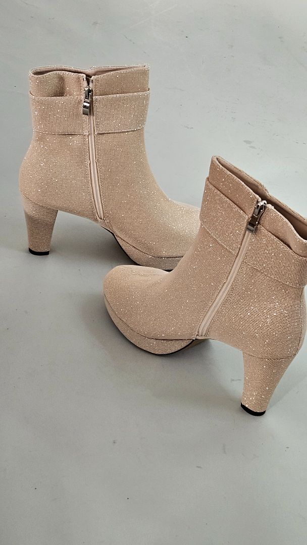 Heels (9.5 cm) unused, EUR 41