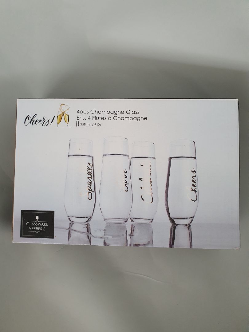 Champagne glasses 4 pcs (unused), Glassware Verrerie