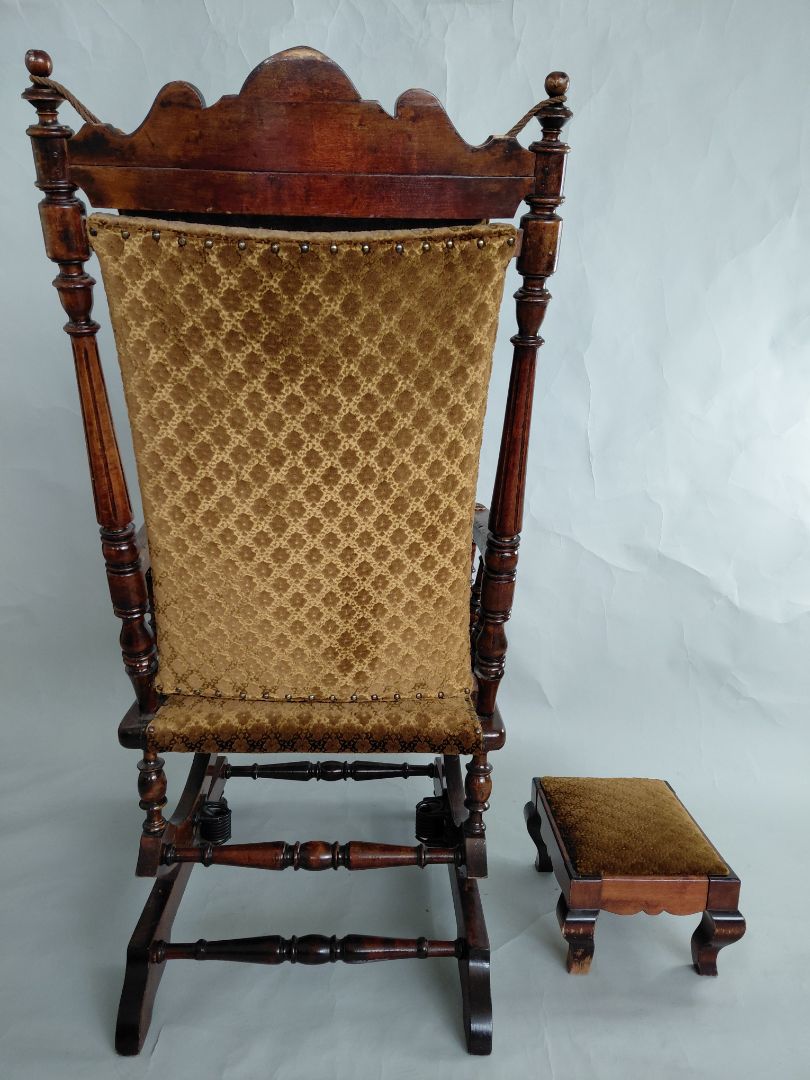 Vintage rocking chair with footstool (60-70 years old)