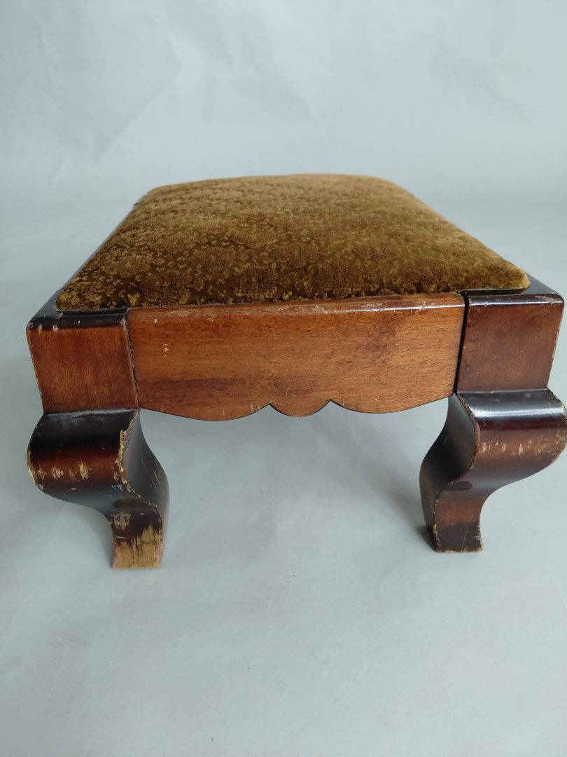 Vintage rocking chair with footstool (60-70 years old)