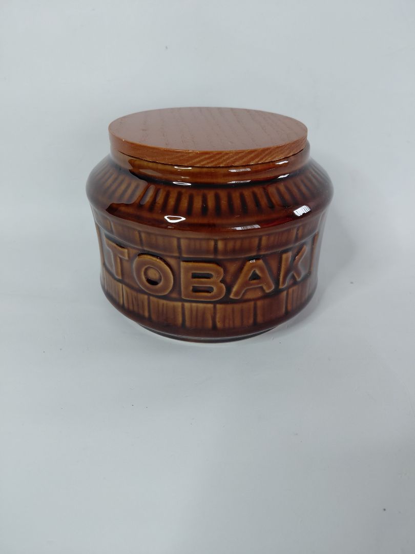 Vintage tobacco clay jar with teak lid (1970)