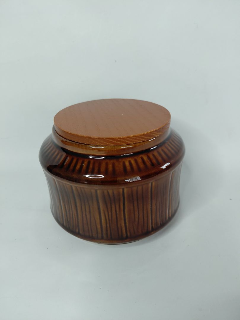 Vintage tobacco clay jar with teak lid (1970)