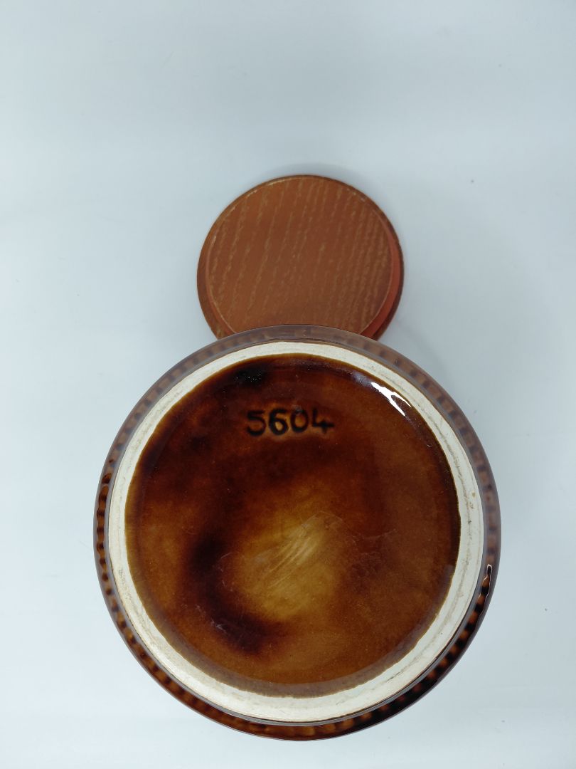 Vintage tobacco clay jar with teak lid (1970)