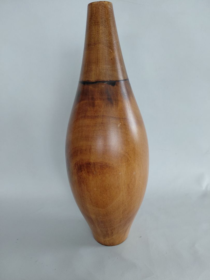 Large mango wood vase