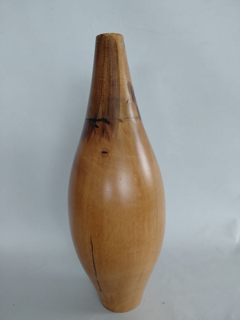 Large mango wood vase