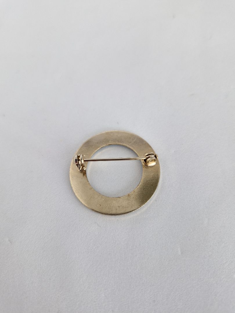 Needle round