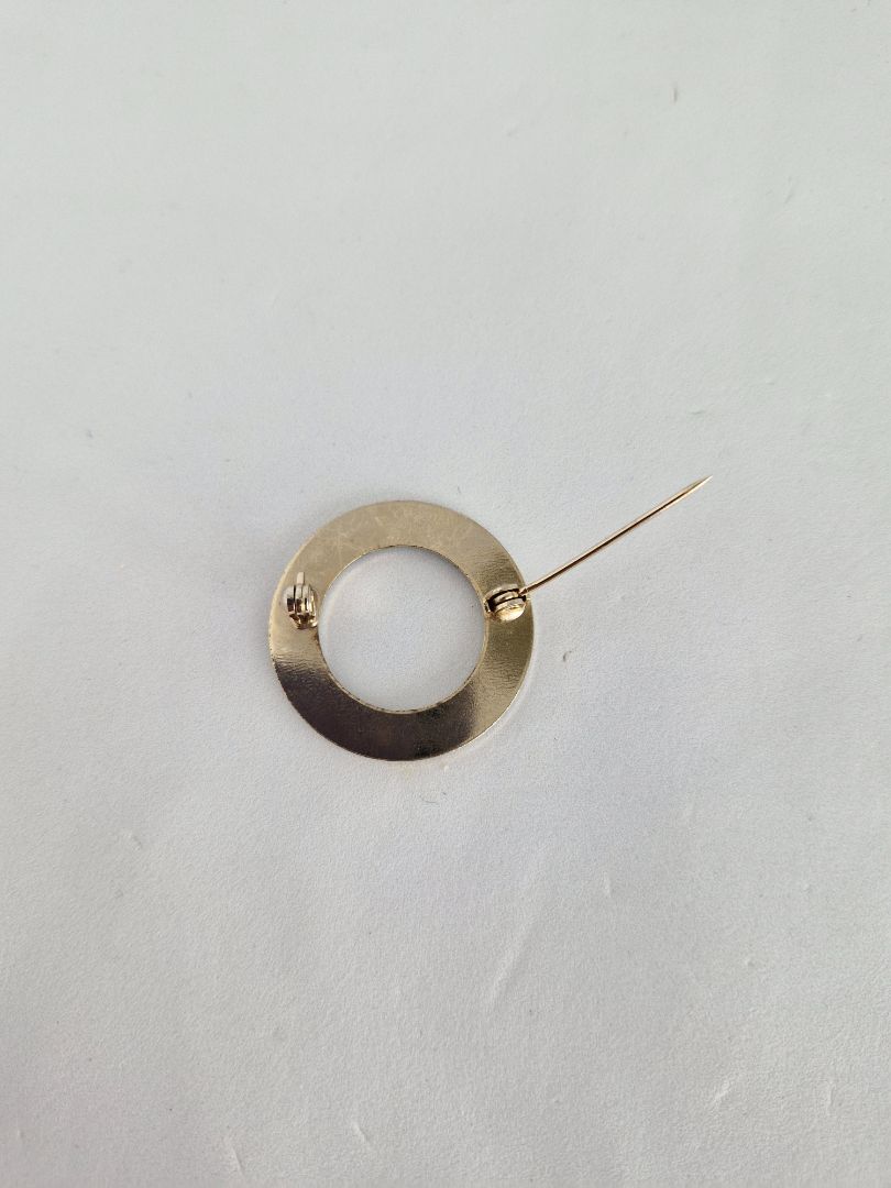 Needle round