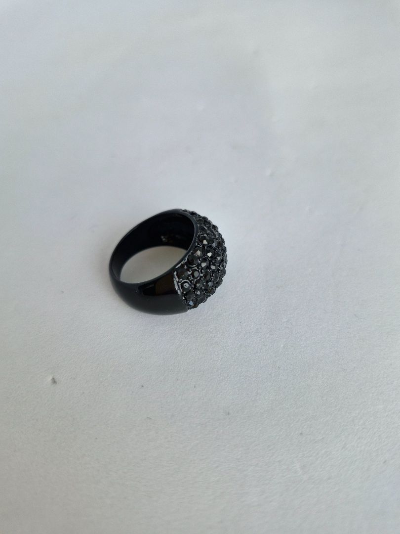 Sparkling ring