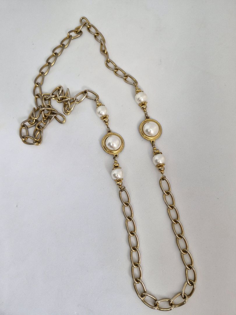 Vintage sítt hálsmen með faux pearl