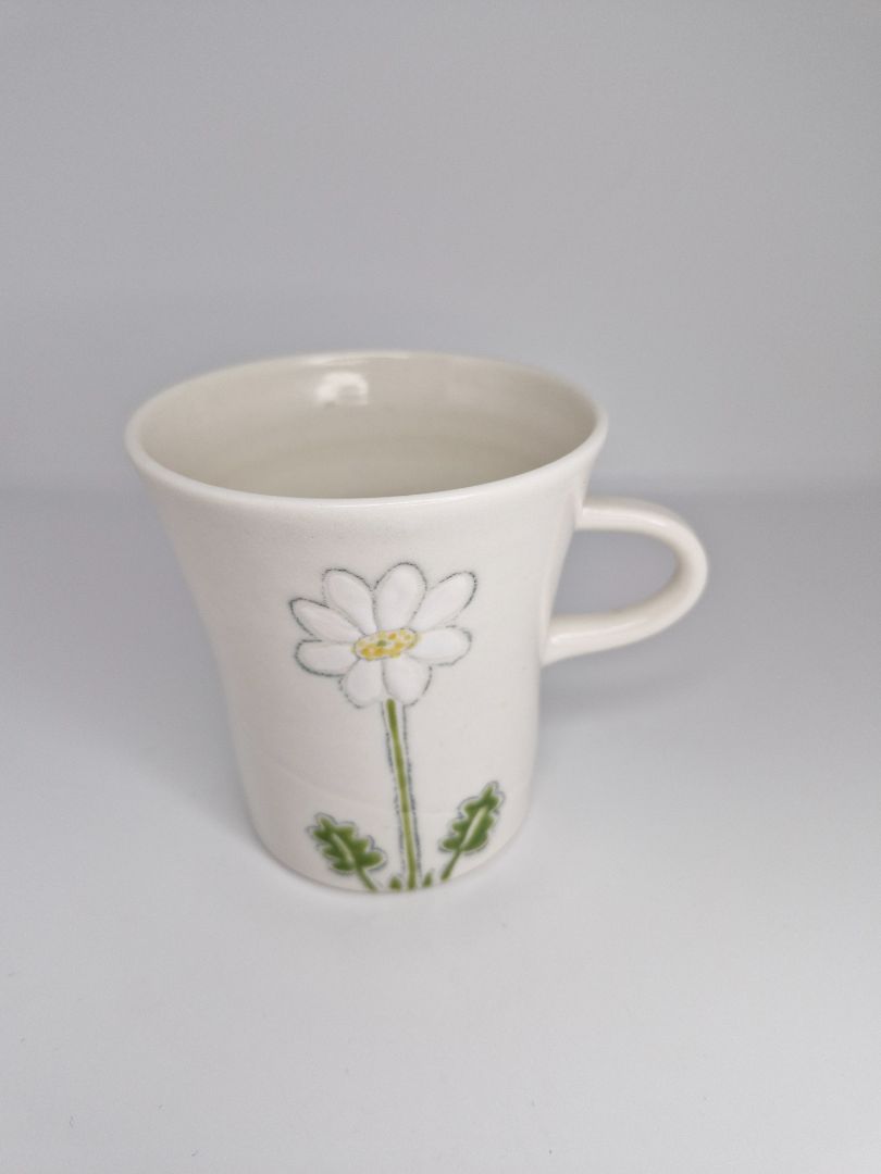 A Cup of White Sunflowers, Olof Erla Bjarnadóttir