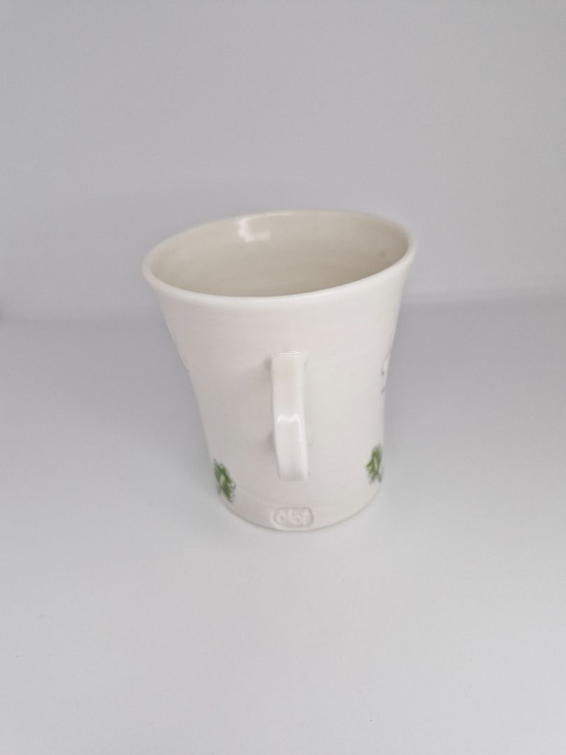 A Cup of White Sunflowers, Olof Erla Bjarnadóttir