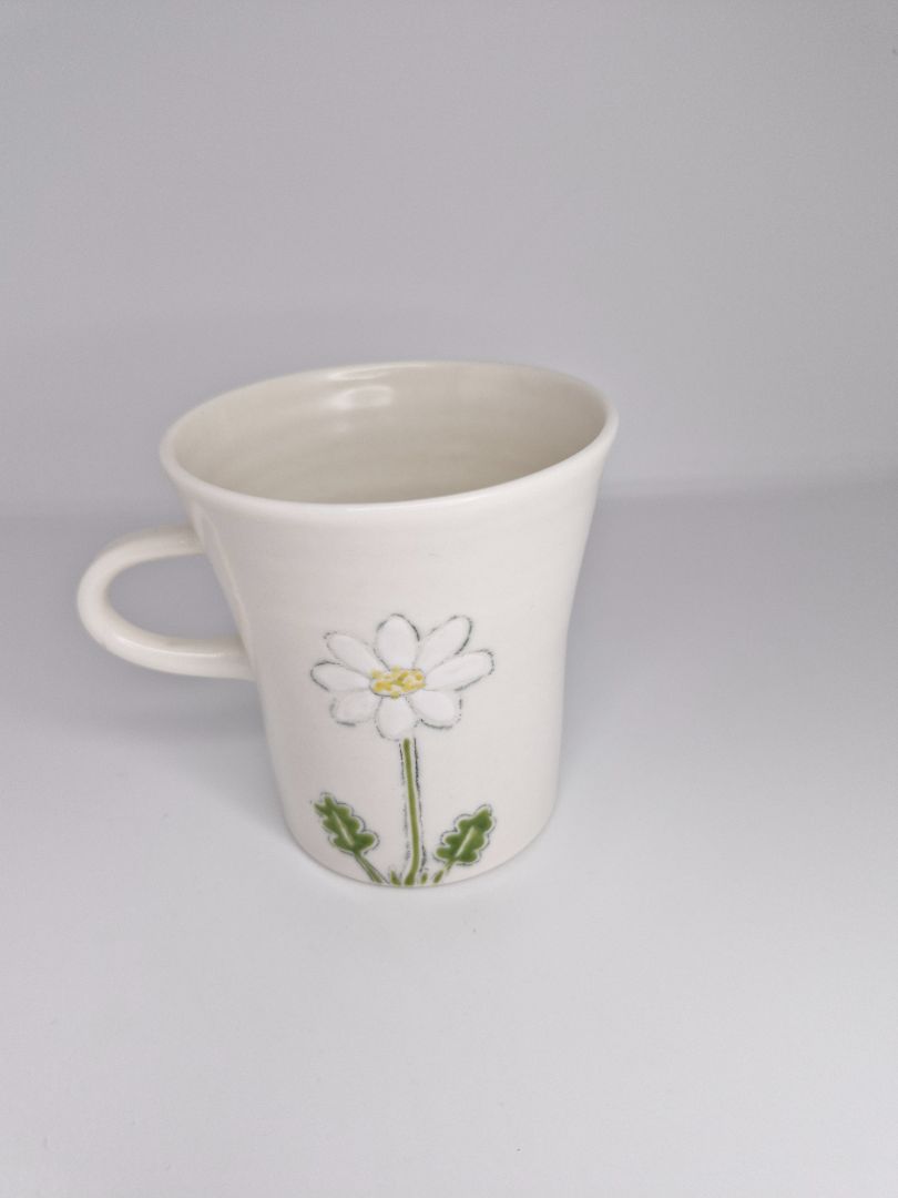 A Cup of White Sunflowers, Olof Erla Bjarnadóttir
