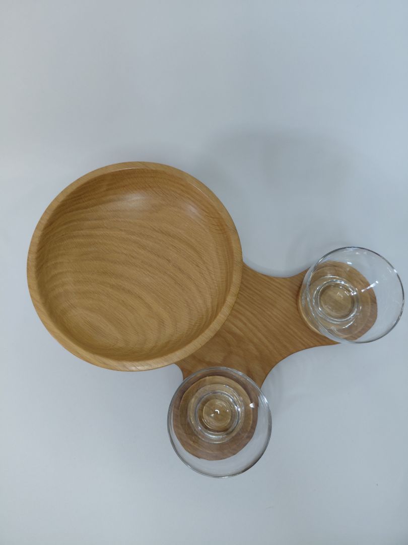 Tré skál / bakki með 2 glerskálum (ónotað), Trérennismíði Sigurbjarna Guðnasonar