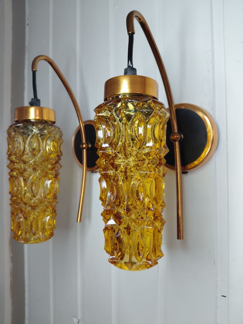 Vintage wall light (1970)