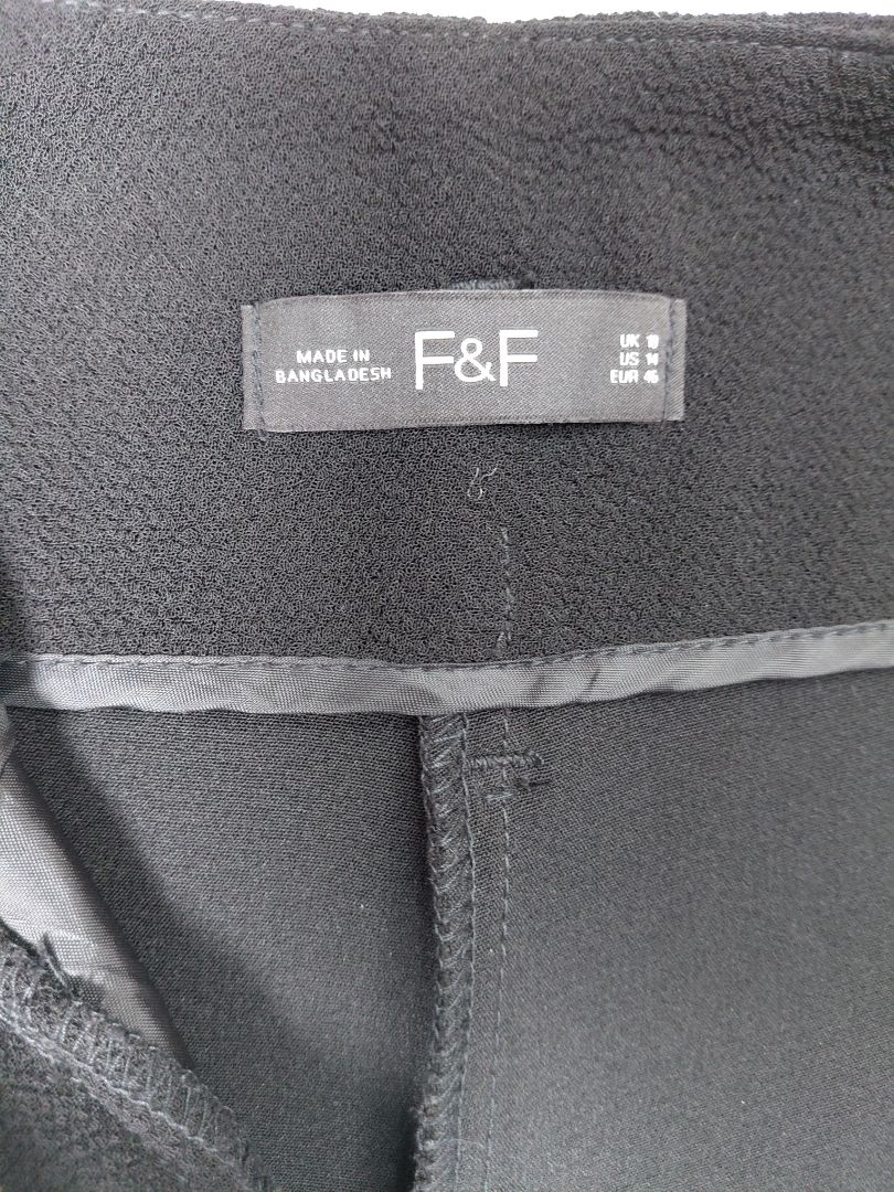 Víðar beinar kvartbuxur, EUR 46, F&F