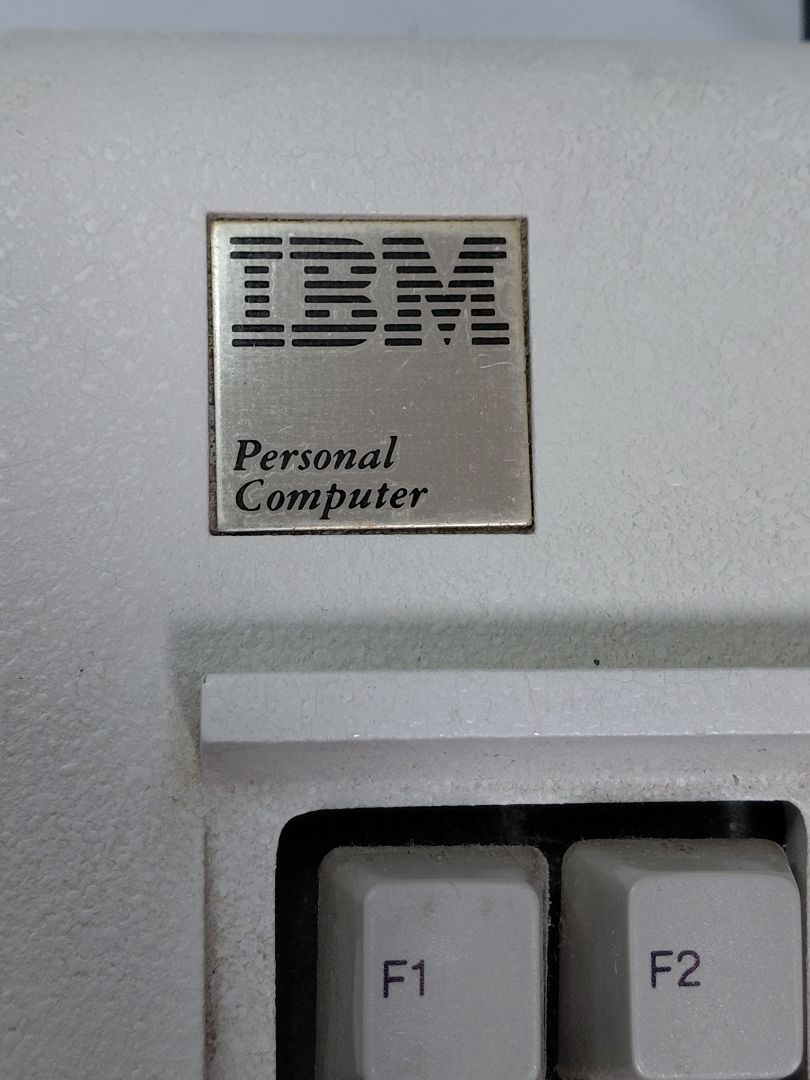 Vintage (1984-1985) tölvuskjár og lyklaborð, Zenith og IBM