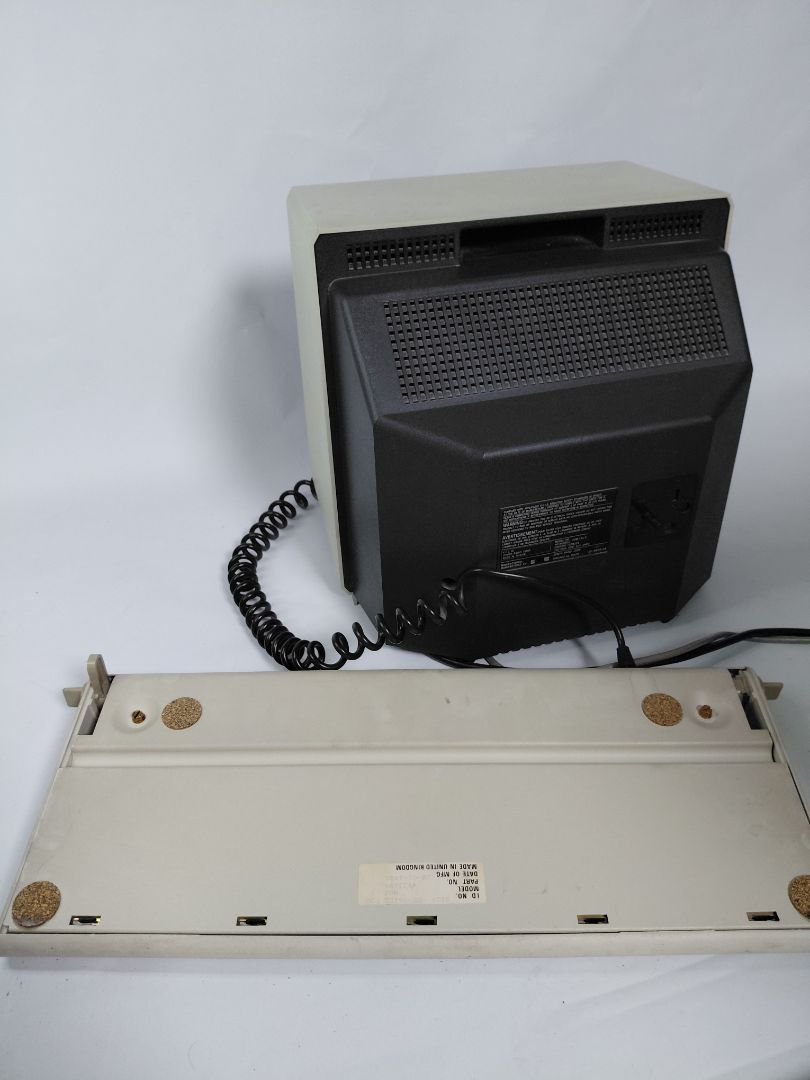 Vintage (1984-1985) tölvuskjár og lyklaborð, Zenith og IBM