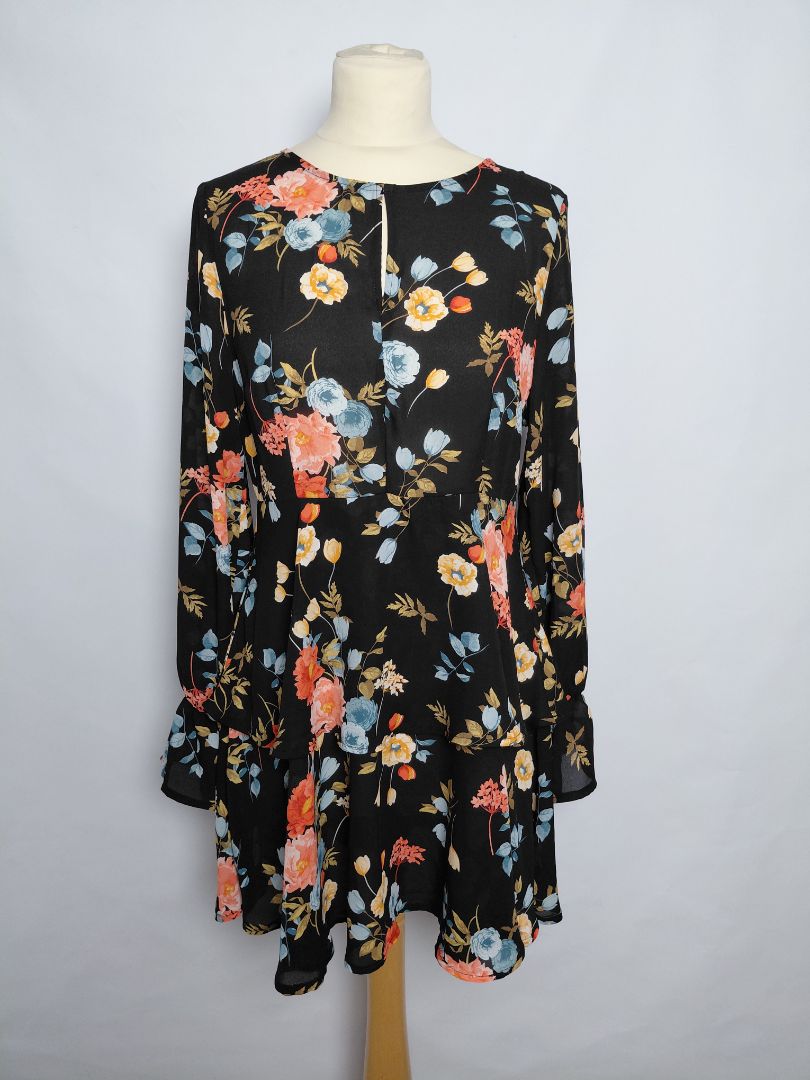 Long sleeve dress, EUR 40, Prettylittlething Galler Fl Long sleeve dress, EUR 40, Prettylittlething Galler Fl