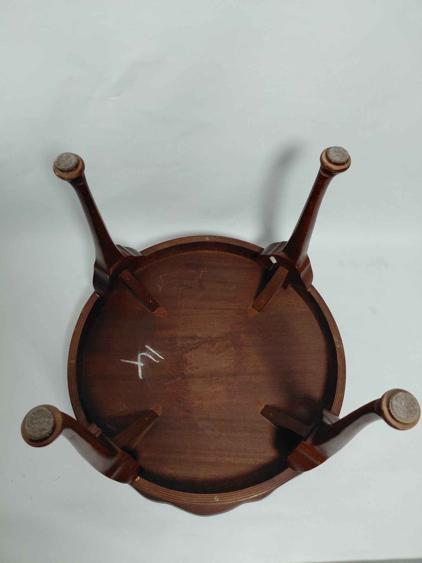 Vintage lítið hringlaga borð