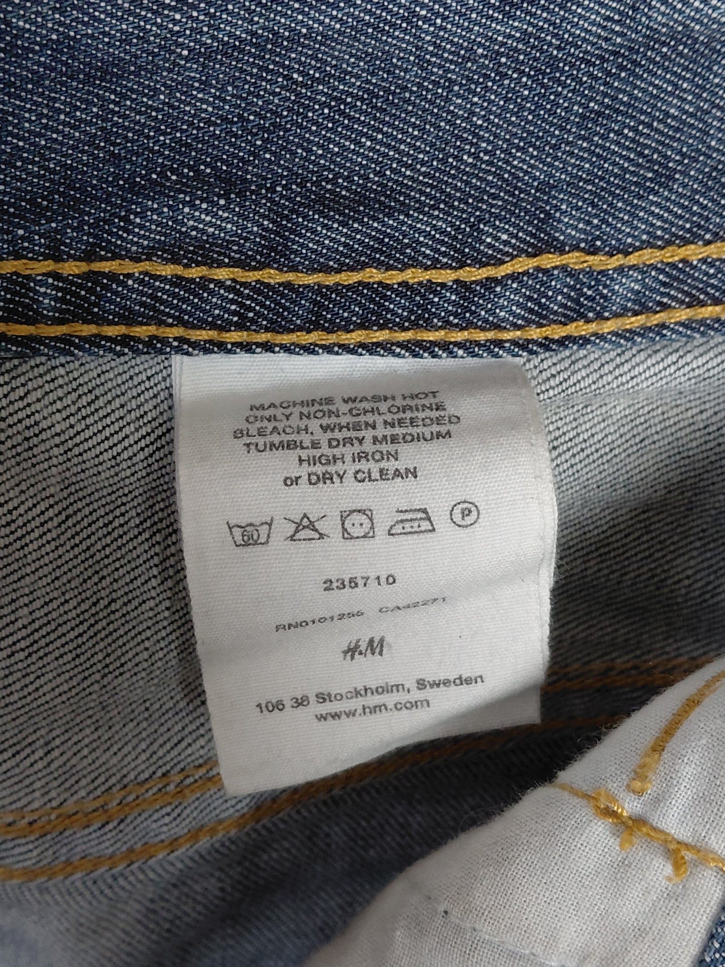 Galla pils, EUR 44, H&M