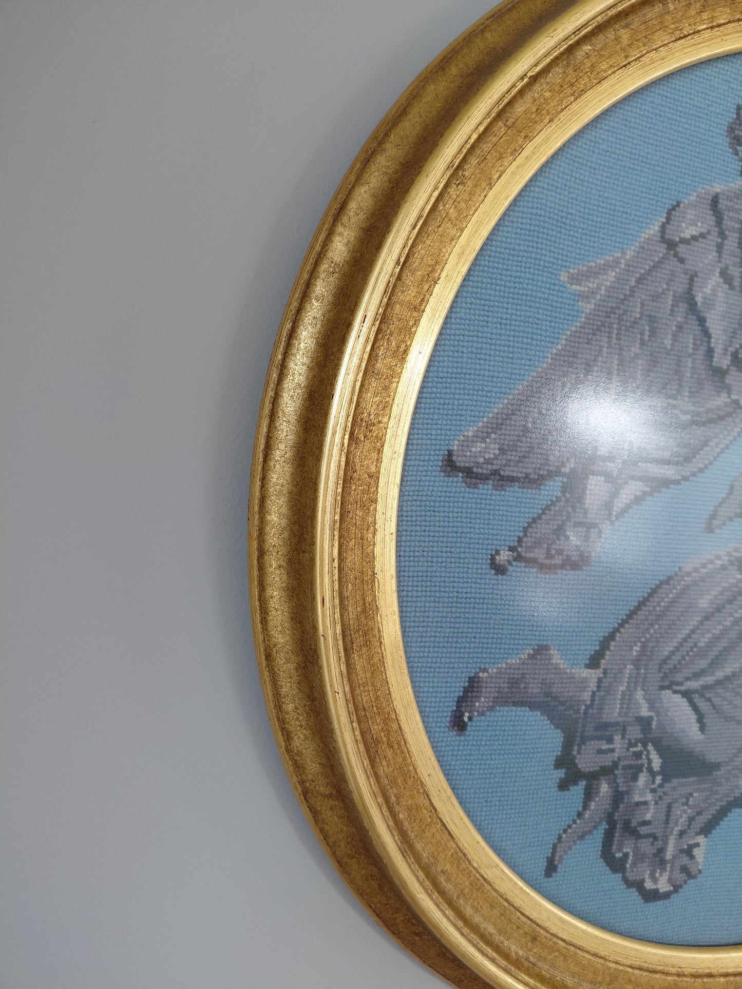 Vintage handsaumuð mynd af englum hringlaga (Ø49 cm)